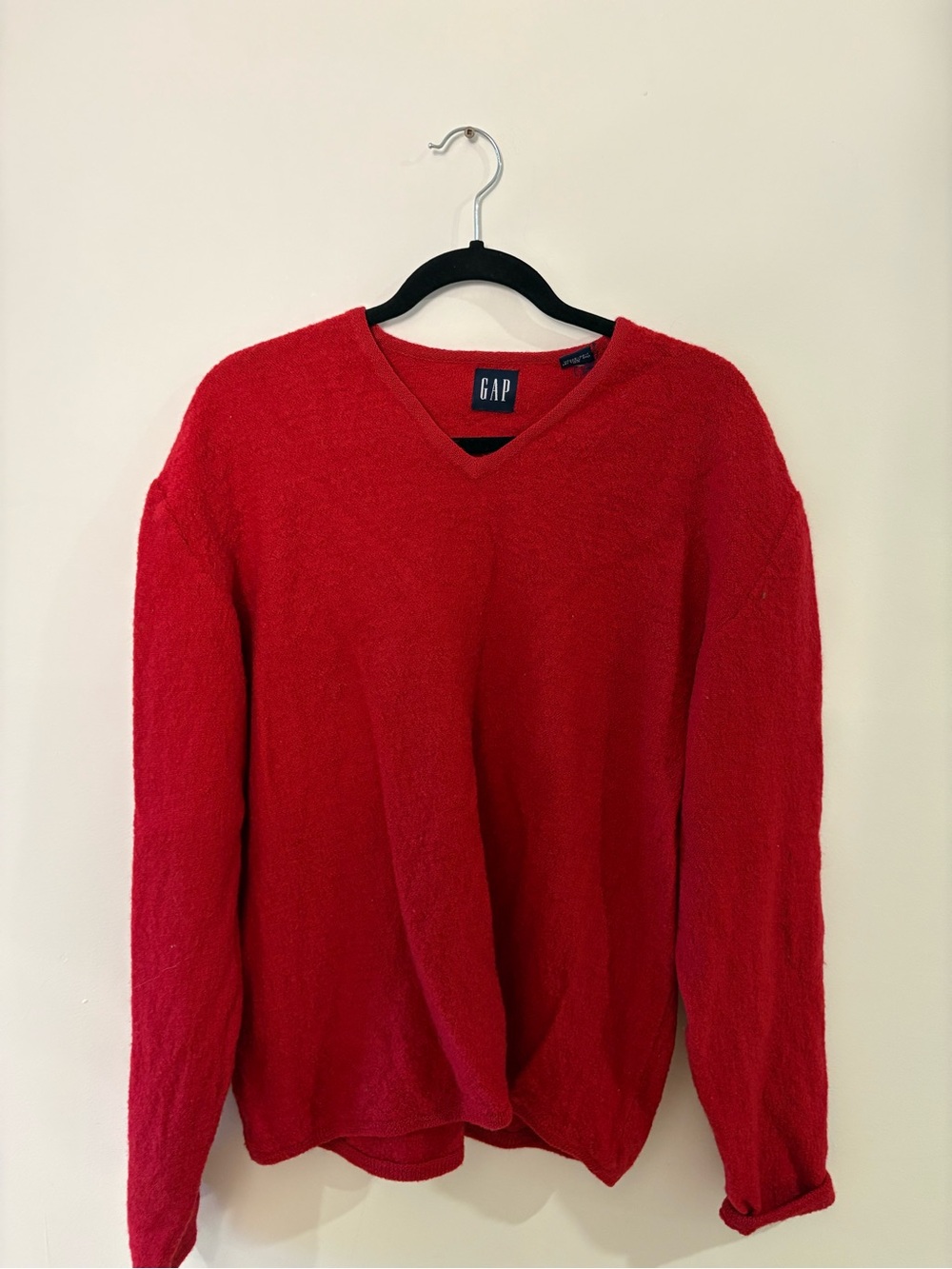 GAP Men's Red V-Neck Sweater